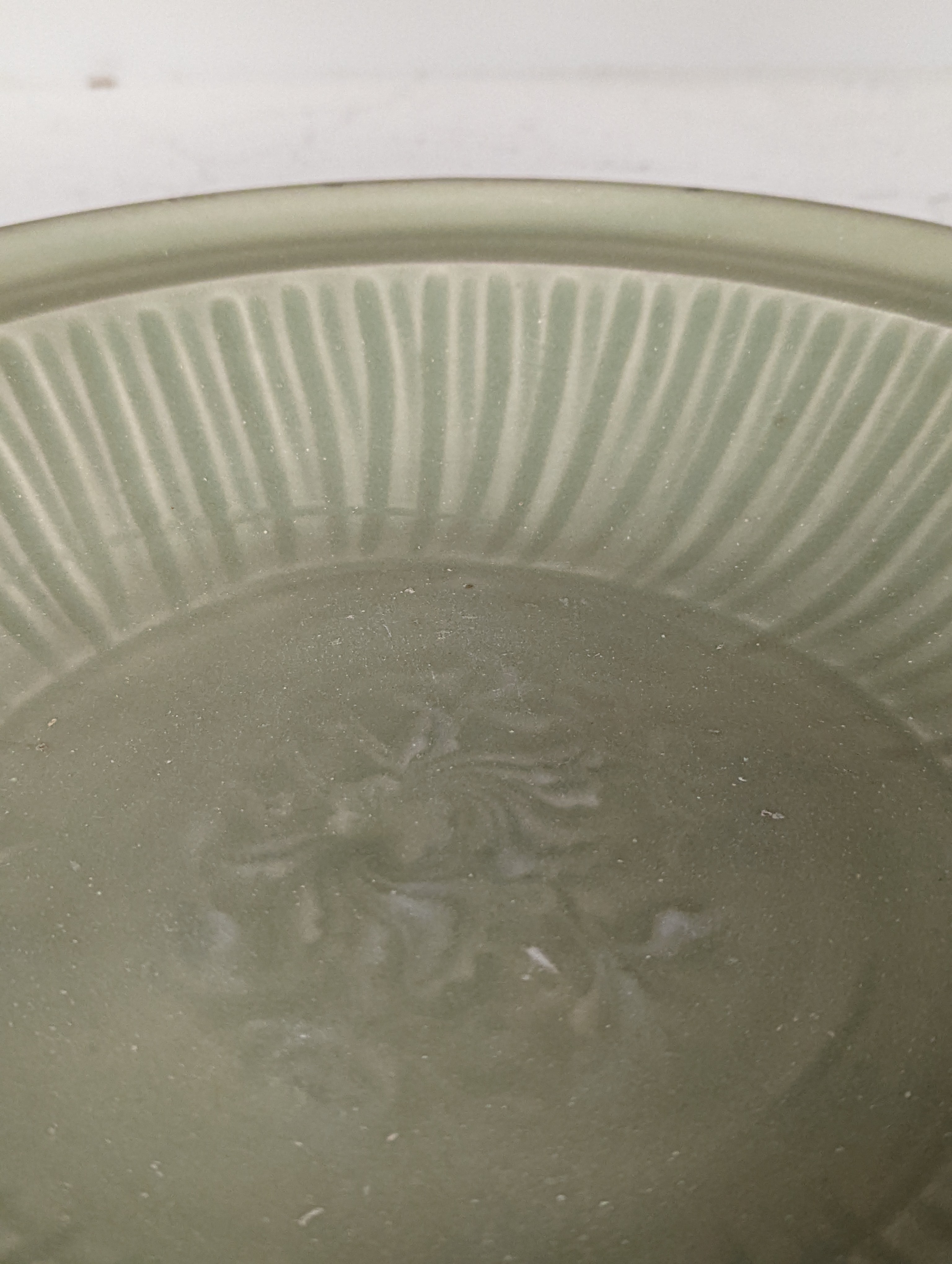 A Chinese Longquan celadon dish, 14th/15th century - 29cm wide